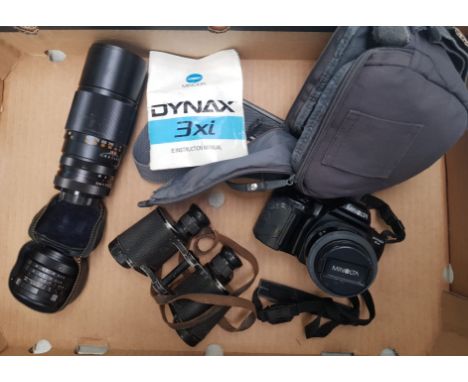 A collection of camera equipment to include a Minolta Dynax 3xi camera, Photax-Paragon lens, wide angle lens, together with a