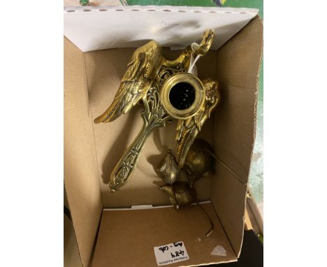 Brass candlestick holder formed as a swan together with a set of 3 mice (4) 