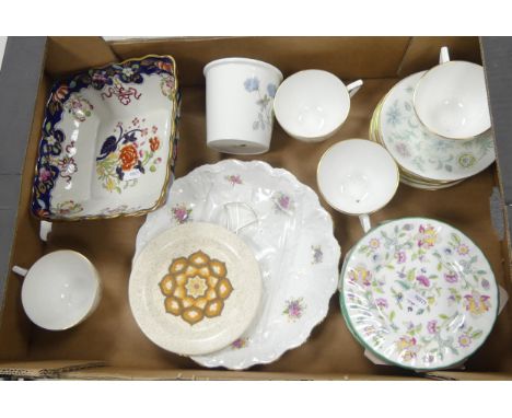 A mixed collection of items to include Minton Haddon Hall side plates, Minton Venessa cups and saucers, Wedgwood planter, Mas