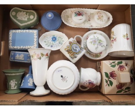 A mixed collection of ceramic items to include Wedgwood jasperware items, Queensware lidded box, Wedgwood bone china planter 