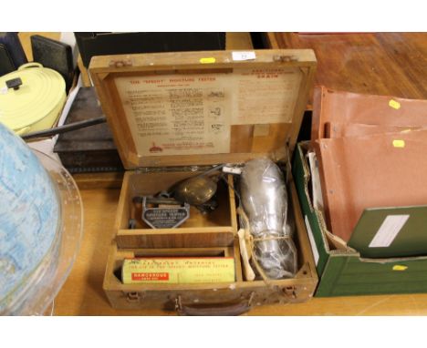 A CASED VINTAGE T ASHWORTH &amp; CO SPEEDY MOISTURE TESTER