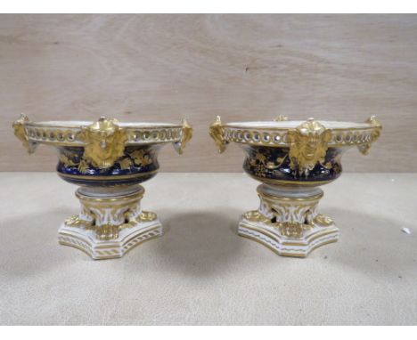 A PAIR OF ANTIQUE CERAMIC BLOOR DERBY POT POURRI DISHES H- 9.5CM 