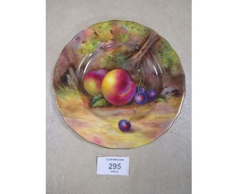 A ROYAL WORCESTER HAND PAINTED SAUCER SIGNED H AYRTON - DIA 16 CM
