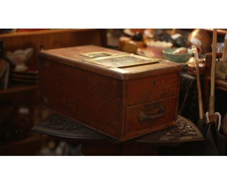 A LATE 19TH CENTURY O'BRIENS OF LIVERPOOL SELF-CLOSING TILL / CASH REGISTER, THE WOODEN CASE CONCEALING THE MECHANISM WITH WO