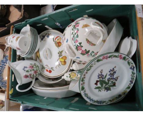 A TRAY OF ROYAL WORCESTER AND PORTMEIRION CERAMICS TO INCLUDE EVESHAM DINNERWARE, BOTANIC GARDENS ETC. 