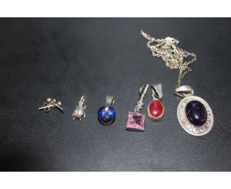A COLLECTION OF VINTAGE SILVER  TO INC A GEMSTONE NECKLACE AND GEMSTONE PENDANTS