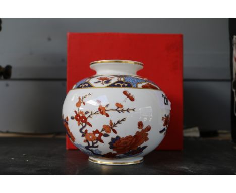 Boxed Spode Shima Globe Vase 