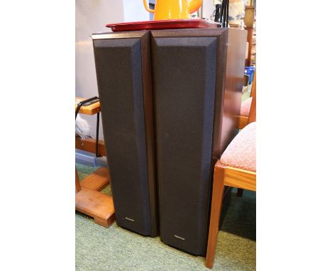 Pair of Technics 3 Way Speaker system Model SB-M500 