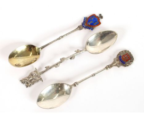 Three silver souvenir&nbsp;teaspoons, with enamel decoration, Kings Lynn, Norwich and The Warwickshire bear