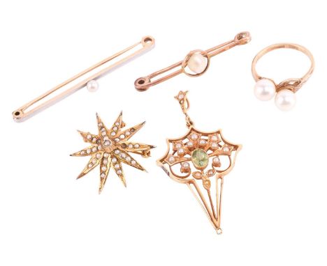 A small collection of pearl jewellery; including a cultured pearl toi et moi ring in yellow metal marked '9ct', size M; an Ed