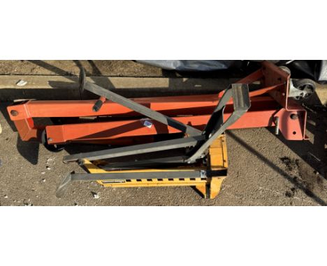An engine lift &amp; Super Jaws vice