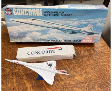 A vintage Airfix 1/144 06175-1 Series 6 Concorde (Not started) &amp; British Airways plastic Concorde