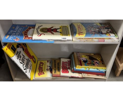 A selection of vintage childrenâ€™s annuals etc
