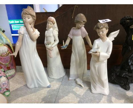 Four Nao figures