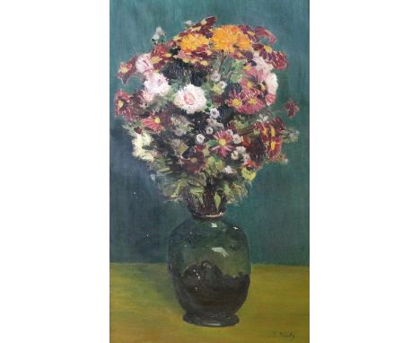 Strathmeyer-Wertz, Julie: (1898 Dresden - Stuttgart 1989). Sommerblumenstrauß in Vase auf Tisch. Öl a. Lwd. Ca. 90 x 53 cm. S