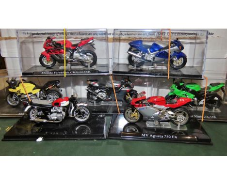 Collection of twenty-one model classic motorcycles 1:24 scale made by Editions Atlas Collections 