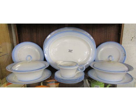 Art Deco Shelley dinner service in the Regent shape - W12474