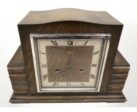 A Smiths Art Deco mantle clock, height 23 cm.