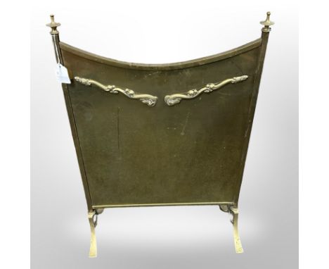 A Victorian brass fire screen, 67 cm x 45 cm.