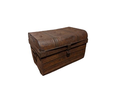 Metal trunk