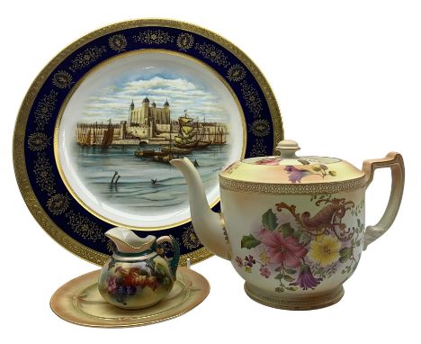 Coalport charger hand painted with scene of the Tower of London signed by M.Harneth with gilt edging W34cm, early 20th centur