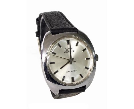 Smiths Astral automatic stainless steel gentleman's wristwatch, the circular silvered dial with baton markers and sweep centr