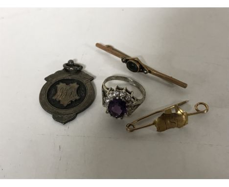 A lady's dress ring, a silver fob, 9ct gold bar brooch and one other 