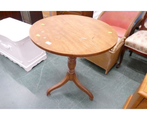 Mahogany tripod table with circular top, height 72 cm, diameter 64 cm 