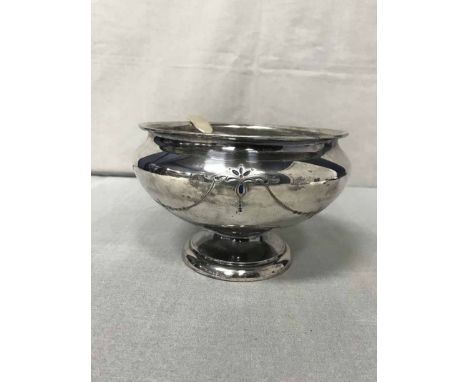 EARLY 20TH CENTURY SILVER PLATED ROSEBOWLalong with a silver toddy ladle, 65g gross silver