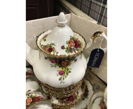 ROYAL ALBERT 'OLD COUNTRY ROSES' SIX PART TEA SETcomprising a teapot, a cake plate, six tea cups, saucers and side plates, mi