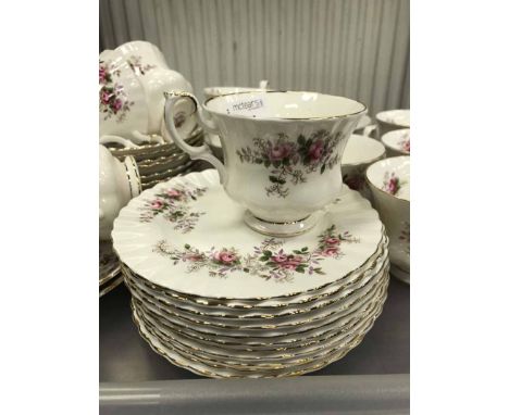 ROYAL ALBERT LAVENDER ROSE PART TEA SERVICE
