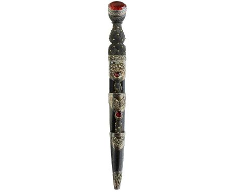 31cm double fullered clean bright blade with faceted back edge, etched with scrolling foliage, crowned VR cypher and regiment
