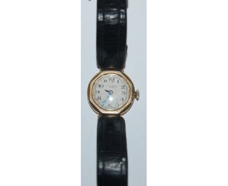 A ladies JW Benson 9ct gold cased wristwatch with manual wind movement 