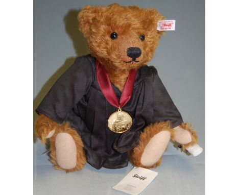 A modern collectors Steiff bear 'The bear of the year 2013', with supporting certificate of authenticity 