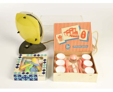   Emsa u.a., Frühstücks Garnitur, Lampe + Löffel, GemBw, Kst, meist sehr guter Zustand        Emsa a.o., Breakfast Crockery, 