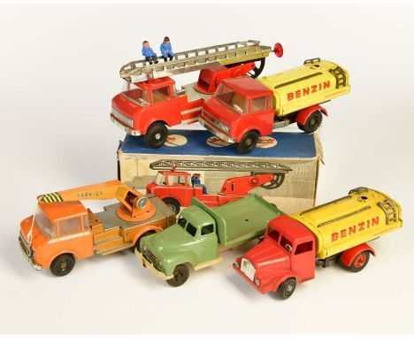   MS, Feuerwehr + 4 LKW, DDR, Blech + GemBw, 1x Okt, teilw. Mängel, bitte besichtigen        MS, Fire Engine + 4 Trucks, GDR,