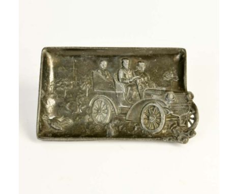   Zinn Relief mit Automobil Motiv, 17 cm, um 1905, sehr guter Zustand        Pewter Relief with Automobile Motive, around 190