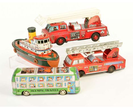   2x Feuerwehr, Schiff + Reisebus, Japan, 28-33 cm, Blech, teilw. bespielt, Z 1/2-3        2x Fire Engine, Ship + Touring Coa