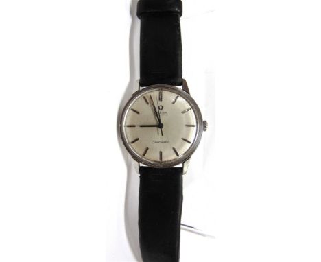 OMEGA SEAMASTER, A GENTLEMAN'S STAINLESS STEEL AUTOMATIC WRIST WATCH the circular white dial with chrome batons, black steel 