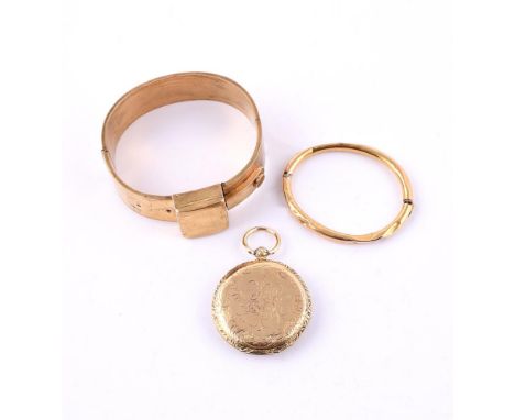
	
		A LATE VICTORIAN GOLD SMALL POCKET WATCH CASE 
		The open faced watch case with domed glazed front, gold coloured cuvett