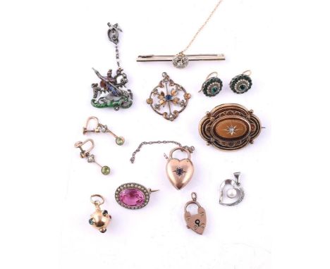 
	
		A COLLECTION OF ANTIQUE AND LATER JEWELLERY ITEMS
		Comprising a Victorian diamond accented quatrefoil brooch, with rope