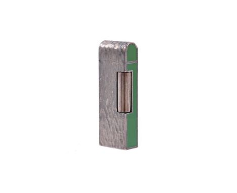 
	
		DUNHILL 
		A STAINLESS STEEL AND GREEN ENAMEL LIGHTER
		The textured body with green enamel sides
		7cm (2 3/4in) high

