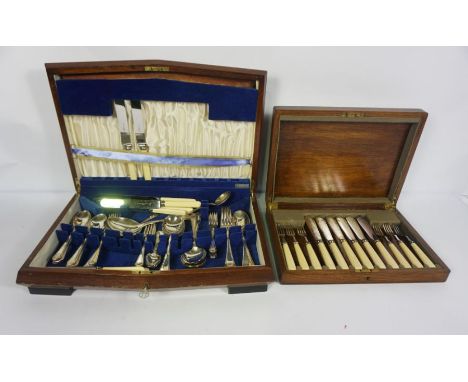 A group of assorted cased flatware, including silver plate and cased fish servers etc (a lot)