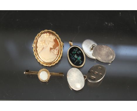 A selection of jewellery to include 9ct gold mounted pendant, 9ct gold cameo brooch and opal bar brooch plus a pair of modern