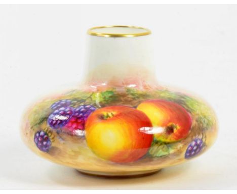 A ROYAL WORCESTER SQUAT VASE PAINTED BY FREEMAN, SIGNED, WITH FRUIT, 7CM H, BLACK PRINTED MARK