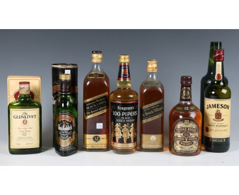 Seagrams 100 Pipers de Luxe Scotch whisky (1), Johnnie Walker Black Label 12 year old Scotch whisky, circa 1980 (1), Johnnie 