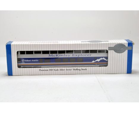 Bachmann OO Gauge comprising McKinley Explorer Passenger Car. NM in Box.