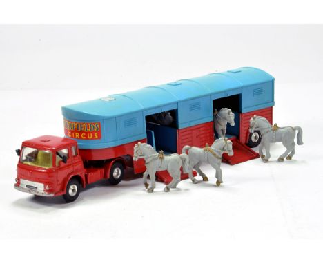 Corgi No. 1130 Bedford TK Chipperfields Circus Horse Transporter with Horses. Generally VG to E. 