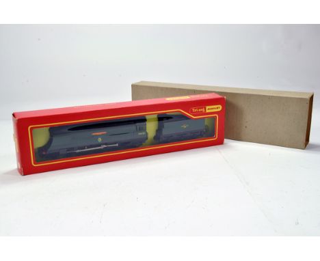 Hornby OO Gauge Locomotive comprising R.2385 Battle of Britain Class 4-6-2 34051 Winston Churchil. E to NM in Box.
