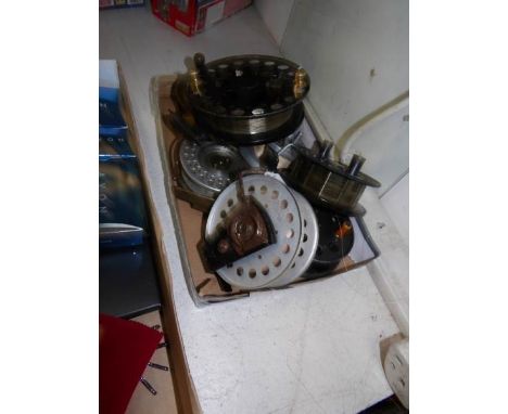8 vintage fishing reels